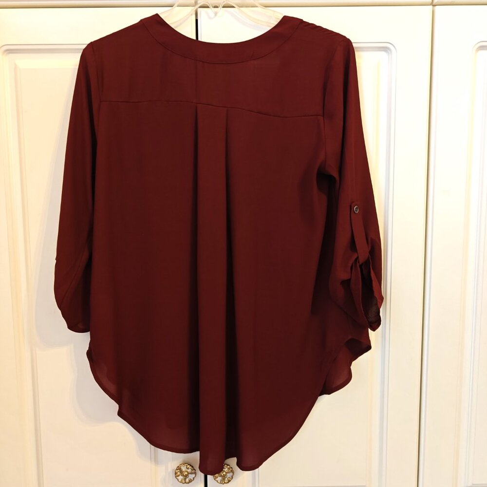 Lush Burgundy Top, Size Medium - Picture 2 of 2